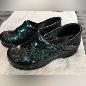 Dansko Professional Clogs. Size 40 / 9.5. Cosmic purple teal patient leather.